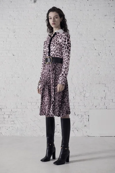 Look 18